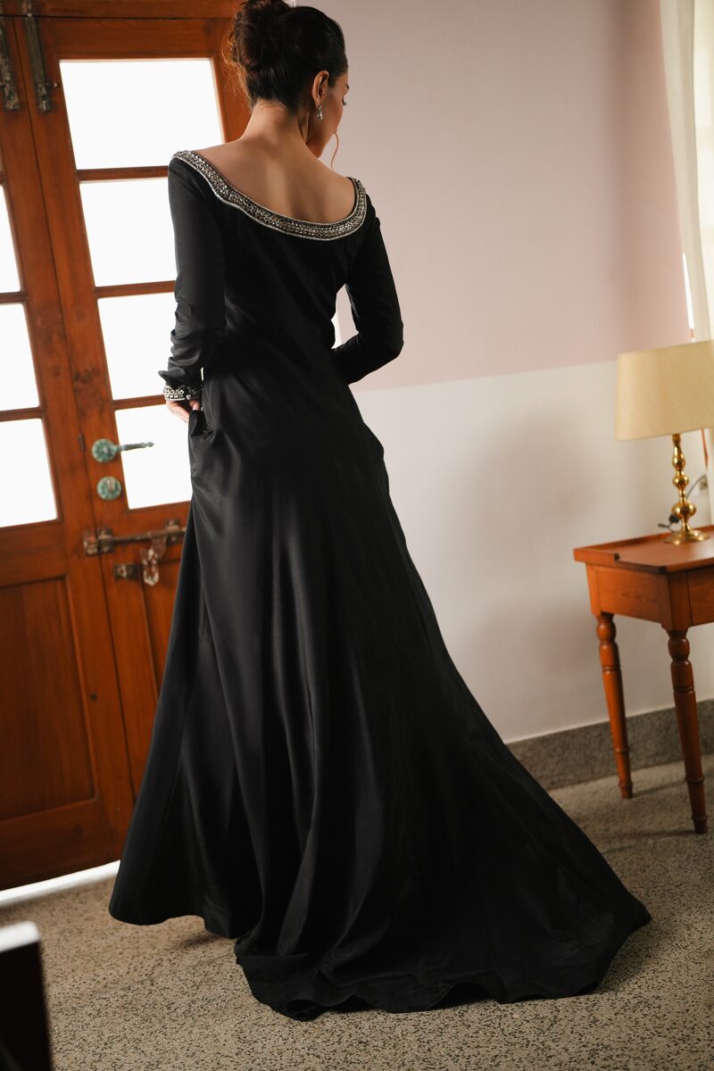Delara, black gown