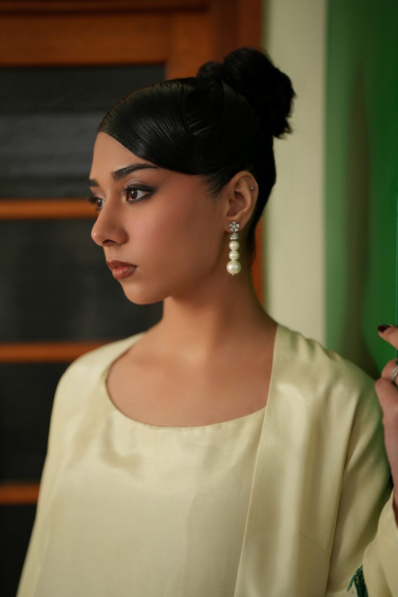 Durra, ivory gown